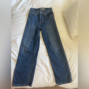 Ribcage Staight Levi’s dark wash sz 24